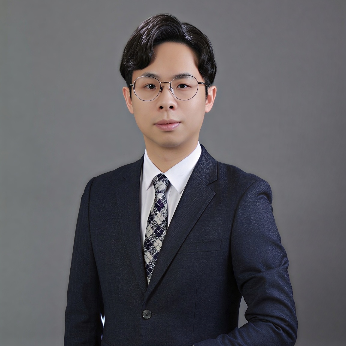 楊哲睿律師 Ray 西裝形象照